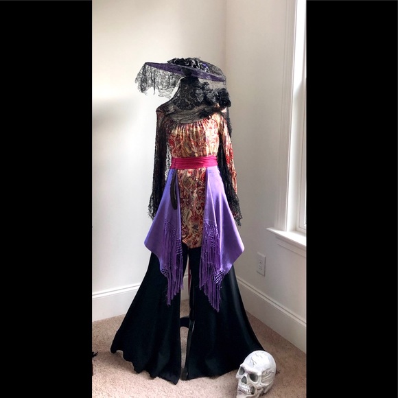 6pc Witchy woman in streetwear - Picture 7 of 16